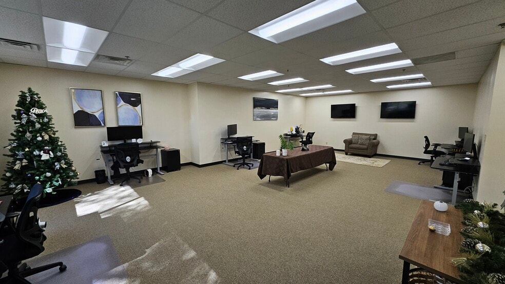 More Photos Of 211 E Parkwood Ave, Friendswood Office For Sale
