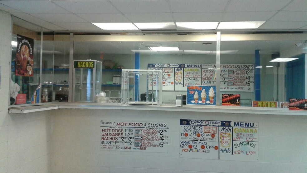 More Photos Of 8600 Fenkell St, Detroit Carwash For Sale