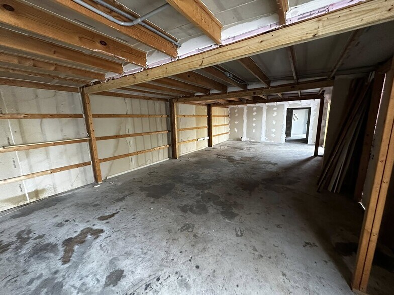 More Photos Of 13536 US-231 Hwy, Union Grove Warehouse For Lease