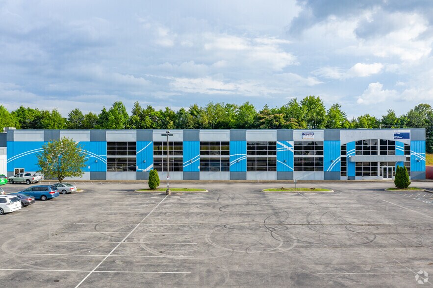 More Photos Of 2411-2425 Edge O Lake Dr, Antioch Storefront For Lease