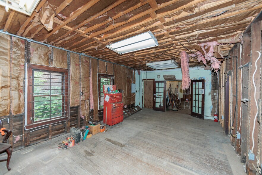 More Photos Of 4134-4136 Lorain Ave, Cleveland Storefront Retail Residential For Lease