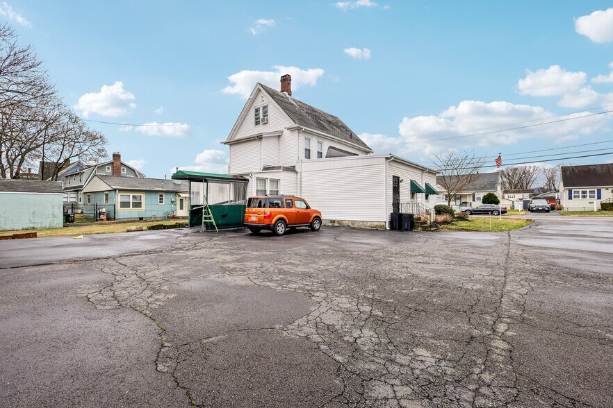 More Photos Of 43 E Main St, Stony Point Specialty For Sale