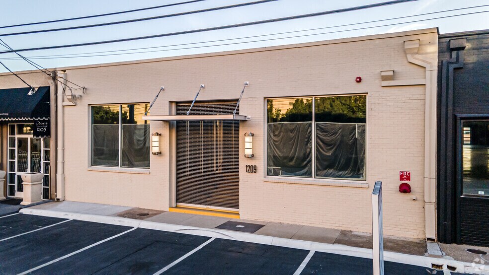More Photos Of 1201 Slocum St, Dallas Unknown For Lease