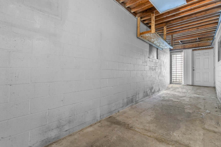 More Photos Of 444 N Holmes Ave, Indianapolis Warehouse For Sale