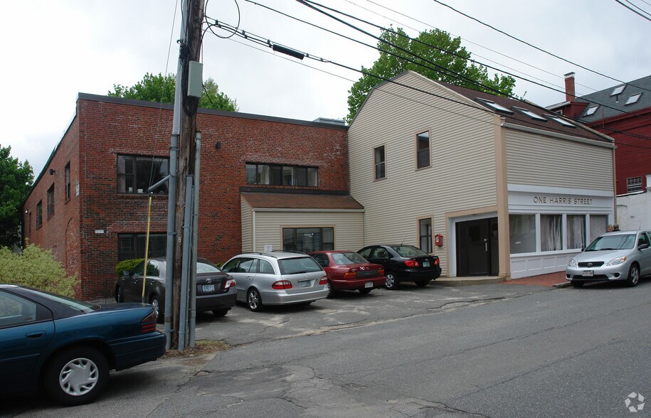 More Photos Of 1 Harris St, Newburyport Medical For Lease
