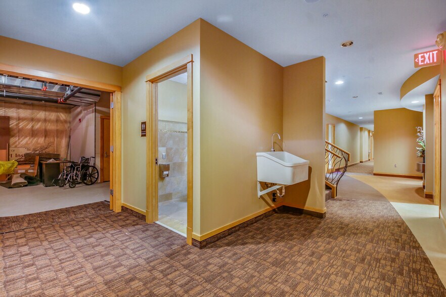 More Photos Of 659 W Hamilton Ave, Eau Claire Medical For Sale