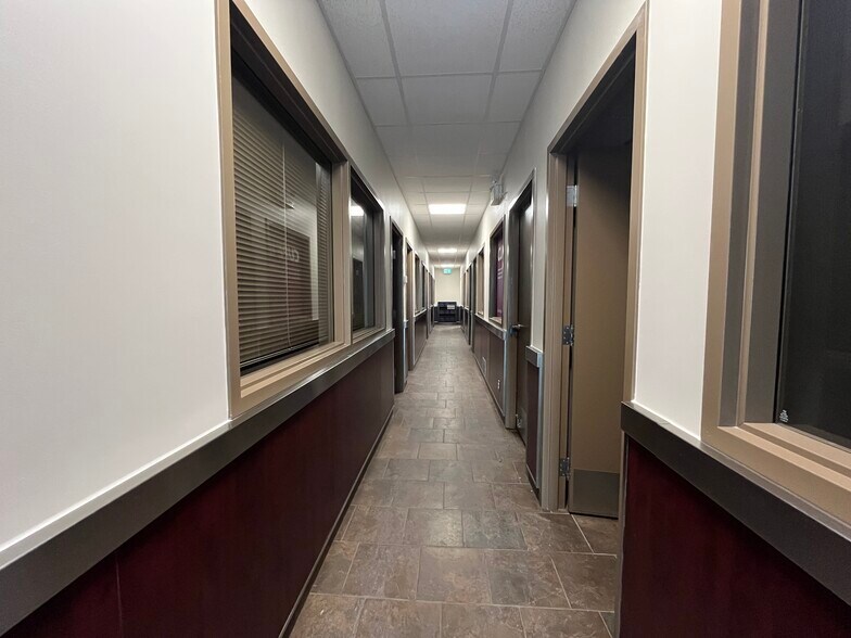 More Photos Of 419 St Clair St, Chatham Storefront For Lease