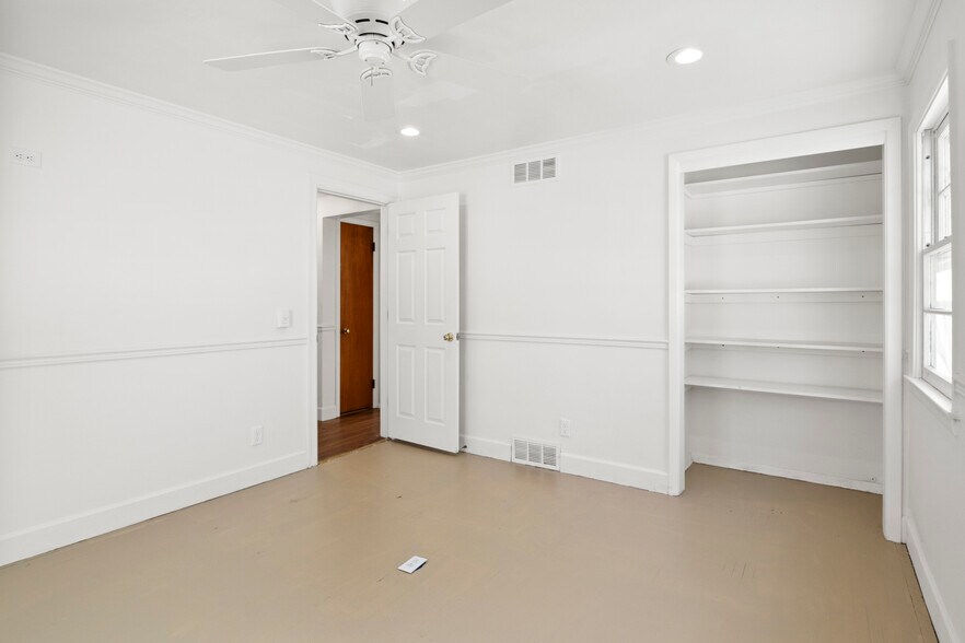 More Photos Of 2900 E Henrietta Rd, Henrietta Office For Sale