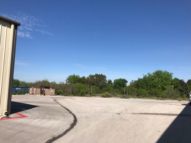 More Photos Of 9476 Corporate Dr, Selma Warehouse For Lease