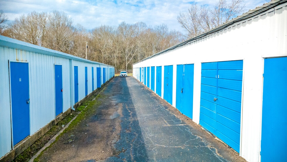 More Photos Of 5849 N Commerce Plz, Jackson Self Storage For Sale