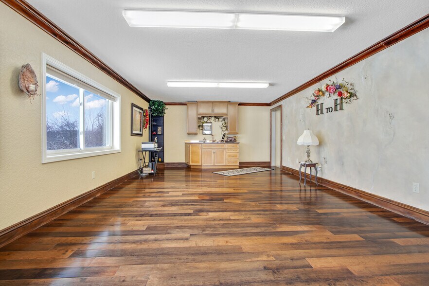 More Photos Of 13520 Currier Sardinia Rd, Chaffee Freestanding For Sale