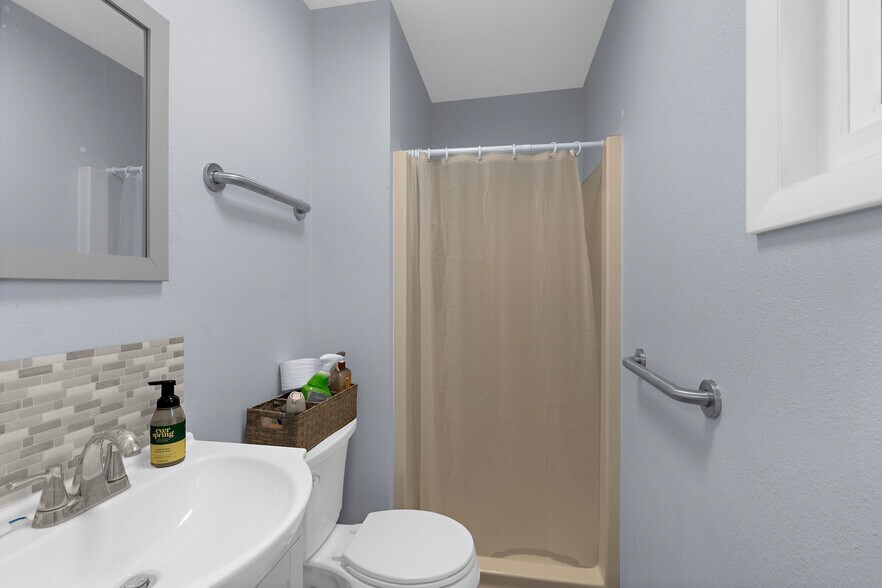 More Photos Of 22226 Sr 64, Bradenton Specialty For Sale