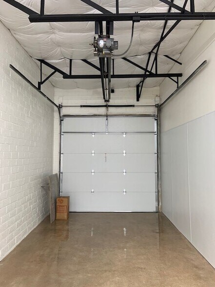 More Photos Of 1352 Chemical St, Dallas Flex For Lease