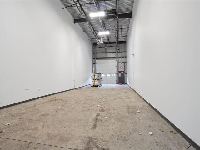 More Photos Of 5100 Rue Bernard-Lefebvre, Laval Light Distribution For Sale