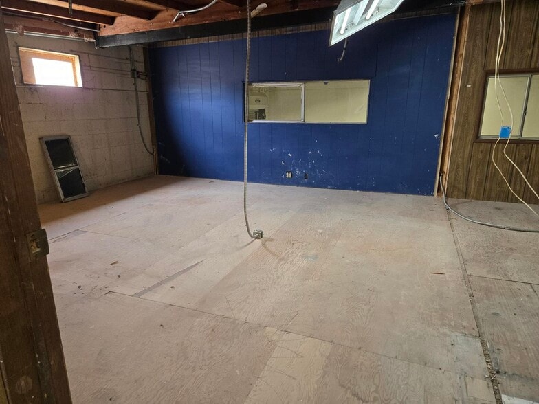 More Photos Of 11800 Sheldon St, Sun Valley Warehouse For Lease