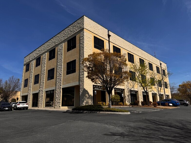 More Photos Of 684 Berkmar Cir, Charlottesville Office For Lease