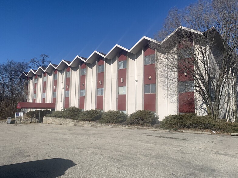 Primary Photo Of 5002 Ridge Ave, Cincinnati Loft Creative Space For Sale