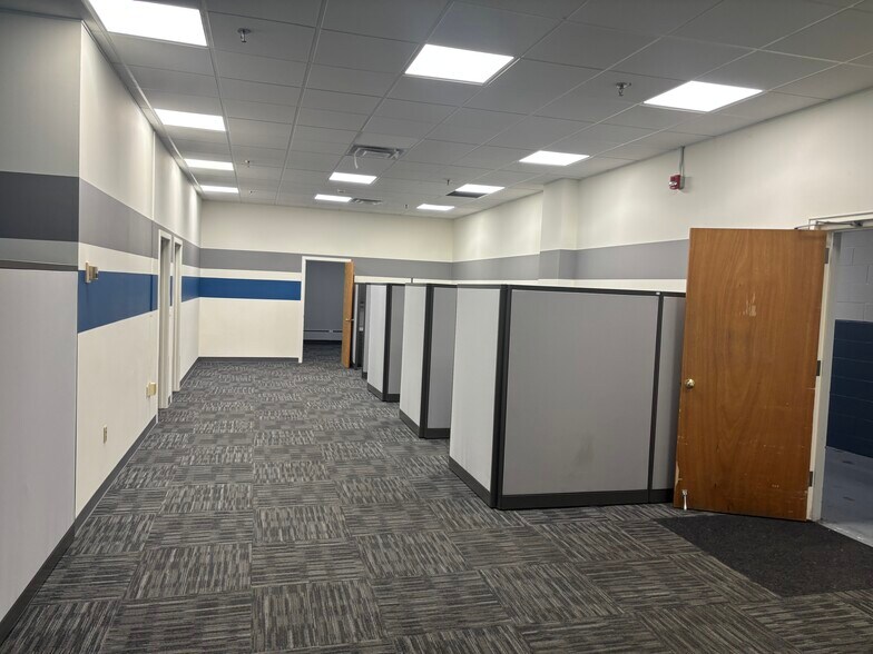 More Photos Of 100 Providence Pike, North Smithfield Manufacturing For Sale