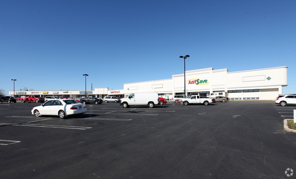 More Photos Of 801-825 Main St, Graham Unknown For Lease