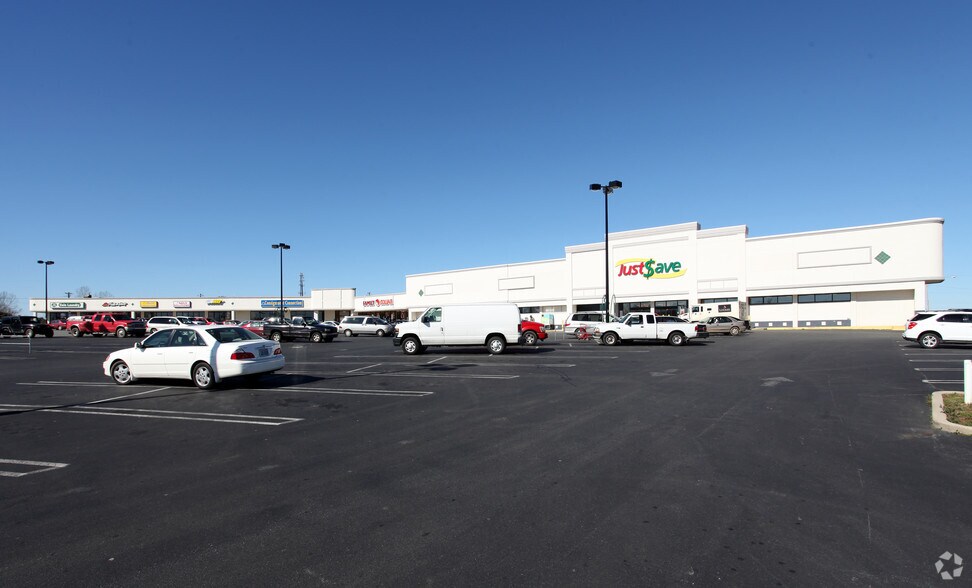More Photos Of 807-825 Main St, Graham General Retail For Lease