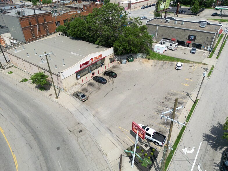 More Photos Of 2955 Burlington Pl, Cincinnati Freestanding For Lease