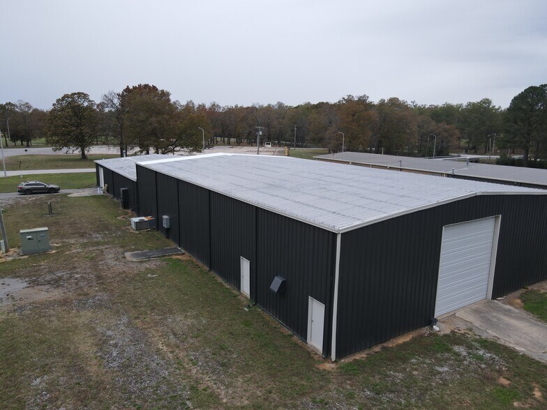 More Photos Of 111 Montclair St, Tullahoma Warehouse For Lease
