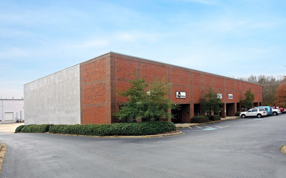 More Photos Of 501 Richardson St, Simpsonville Flex For Lease
