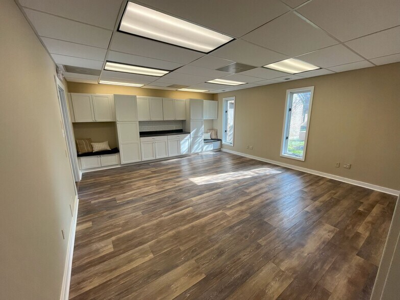 More Photos Of 5182 Blazer Pky, Dublin Office For Sale