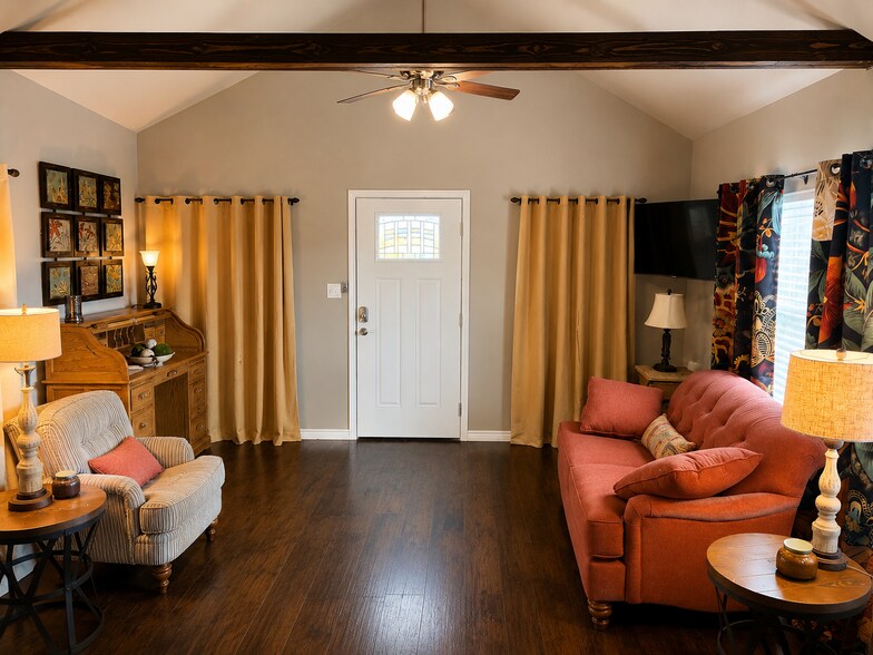 More Photos Of 208 Valley View Dr, Kerrville Lodge Meeting Hall For Sale