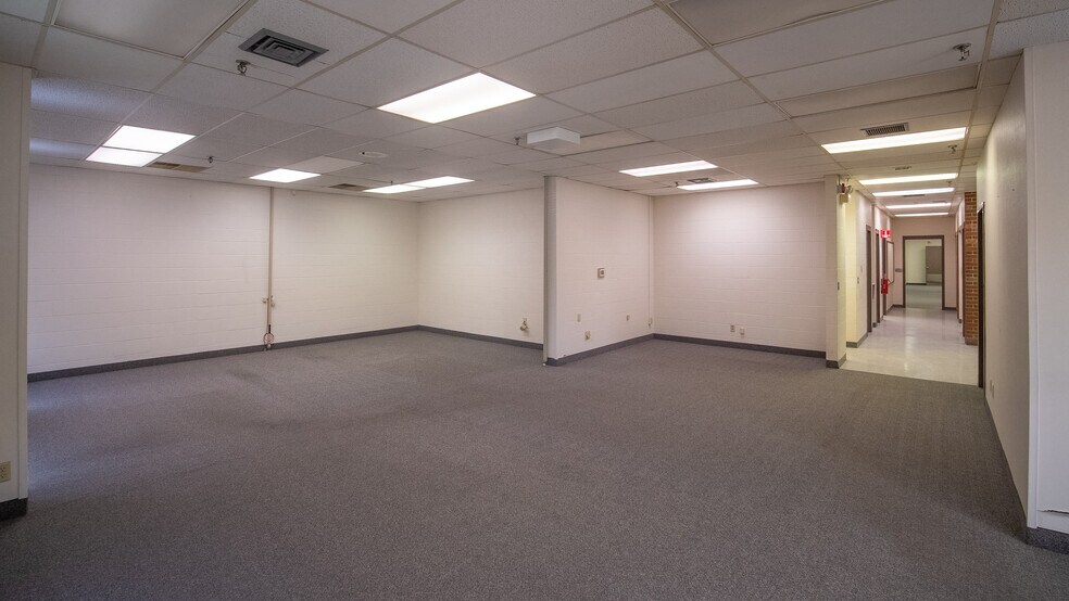 More Photos Of 901 Home St, Rushford Manufacturing For Sale