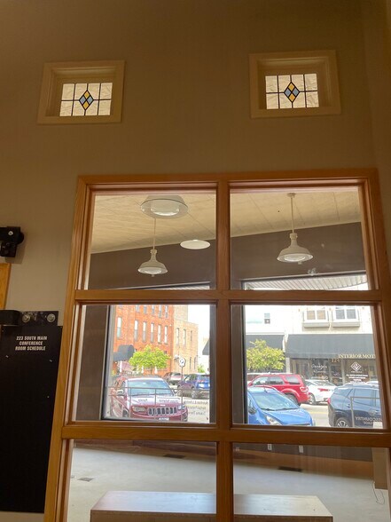 More Photos Of 223 S Main St, Elkhart Loft Creative Space For Lease