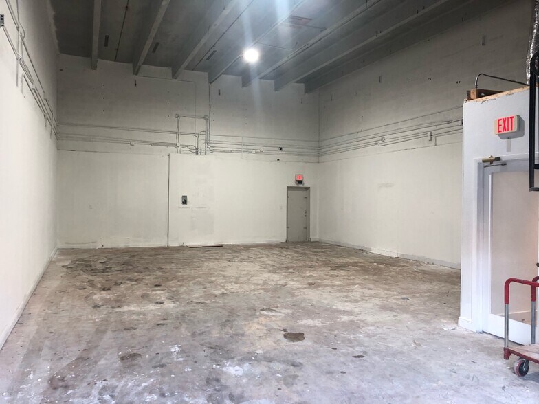 More Photos Of 7760 W 20th Ave, Hialeah Warehouse For Sale