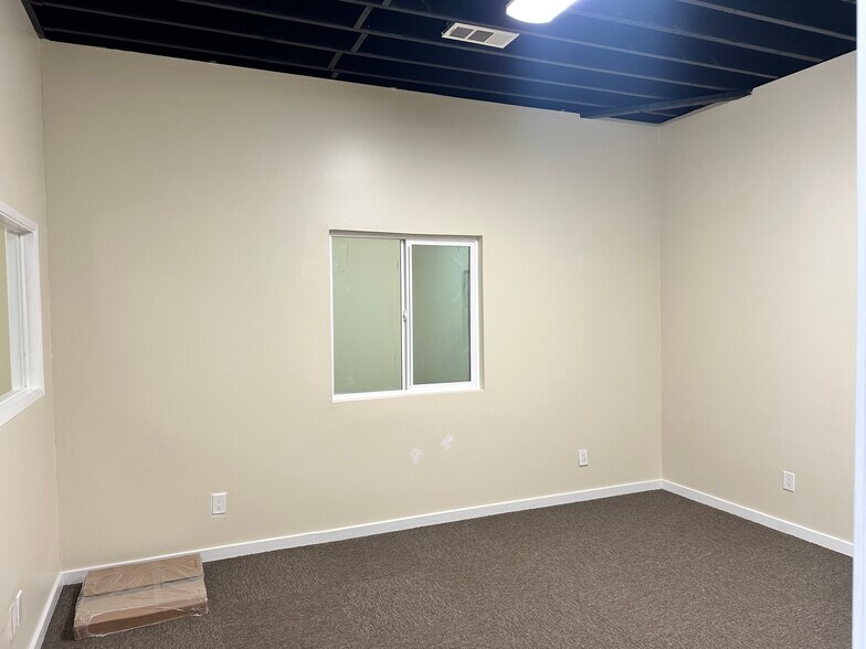 More Photos Of 10751-10759 Forest St, Santa Fe Springs Warehouse For Lease
