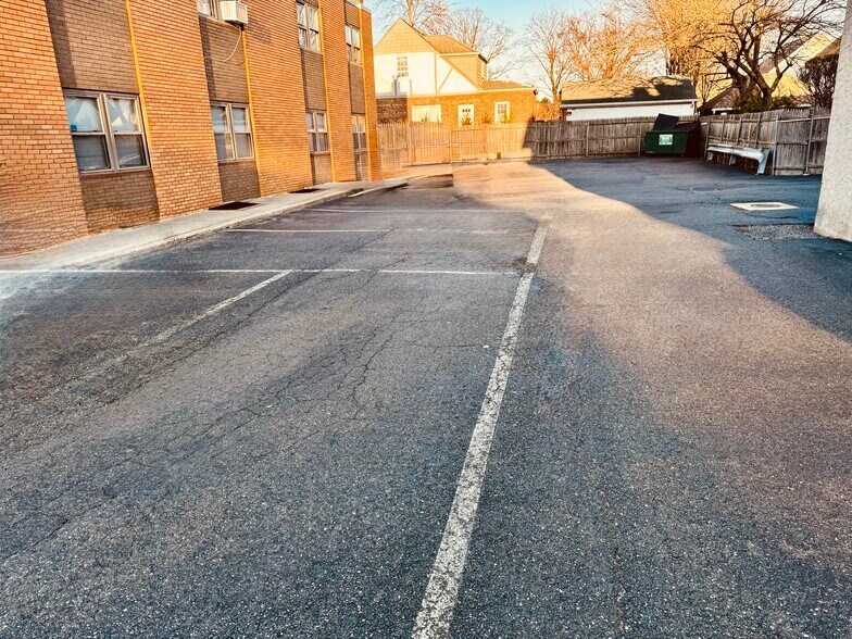 More Photos Of 686 Broadway, Massapequa Office For Lease