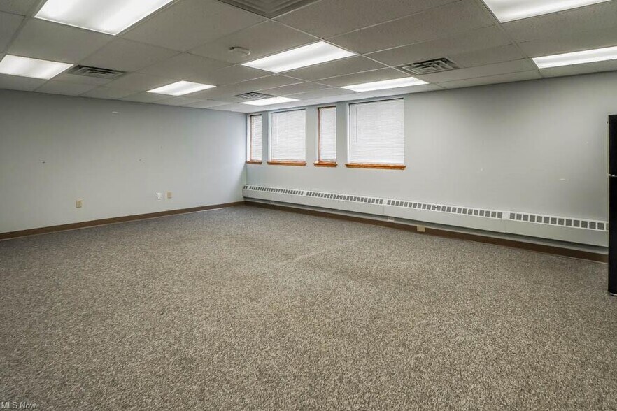 More Photos Of 4974 Higbee Ave NW, Canton Office For Lease
