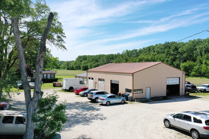 More Photos Of 3209 N State Rt 1, Saint Anne Flex For Sale