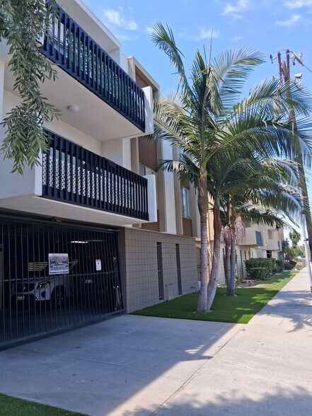 More Photos Of 14031 Cerise Ave, Hawthorne Apartments For Sale