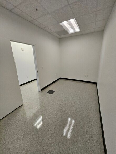 More Photos Of 2100 1st Ave S, Saint Petersburg Medical For Sale