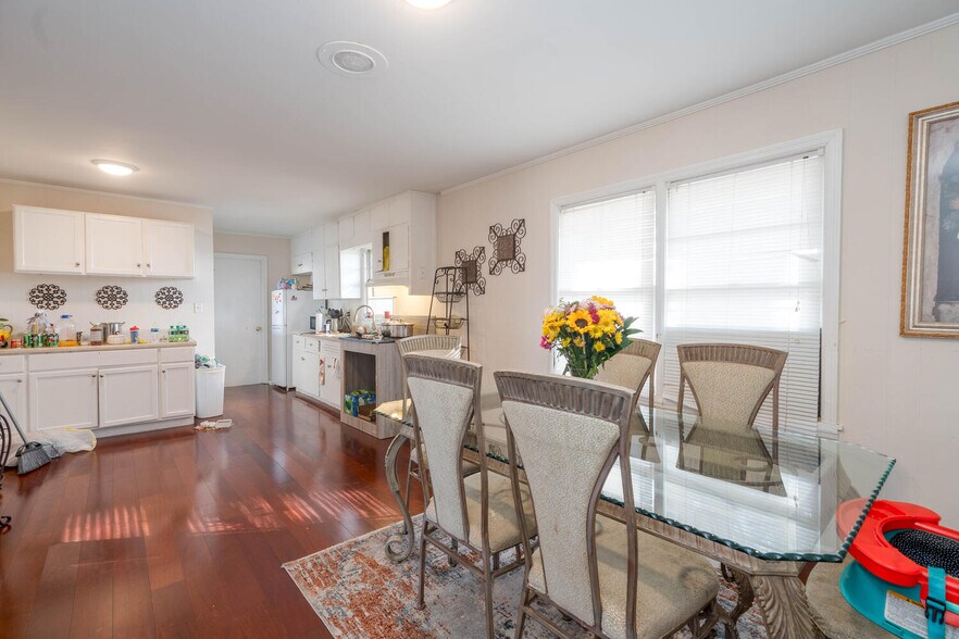 More Photos Of 3865 Story Dr SW, Marietta Medical For Sale