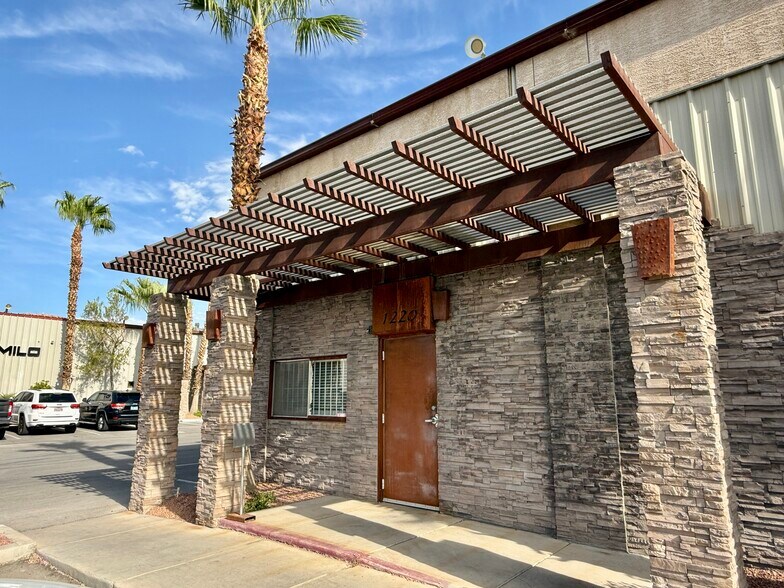 More Photos Of 1220 Rockpebble St, North Las Vegas Light Manufacturing For Lease