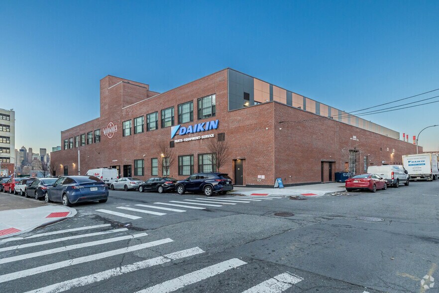 More Photos Of 9-03 44th Rd, Long Island City Service For Lease