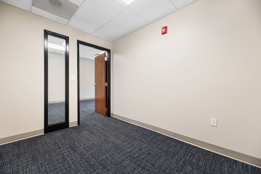 More Photos Of 19720 Jetton Rd, Cornelius Office For Lease