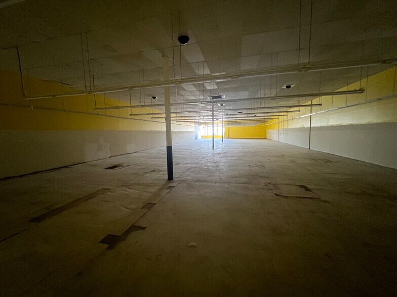 More Photos Of 700 Beverly Pike, Elkins Unknown For Lease