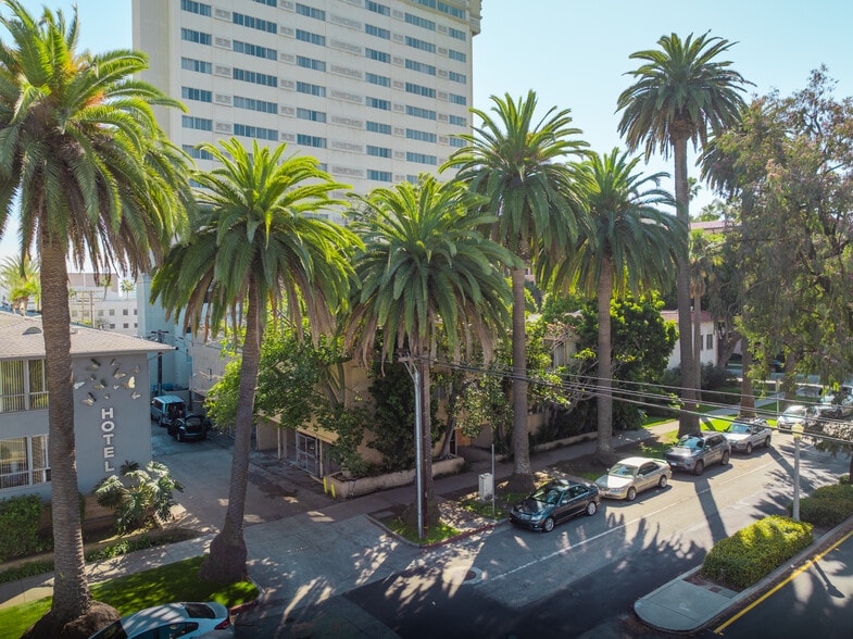 Primary Photo Of 210 California Ave, Santa Monica Apartments For Sale
