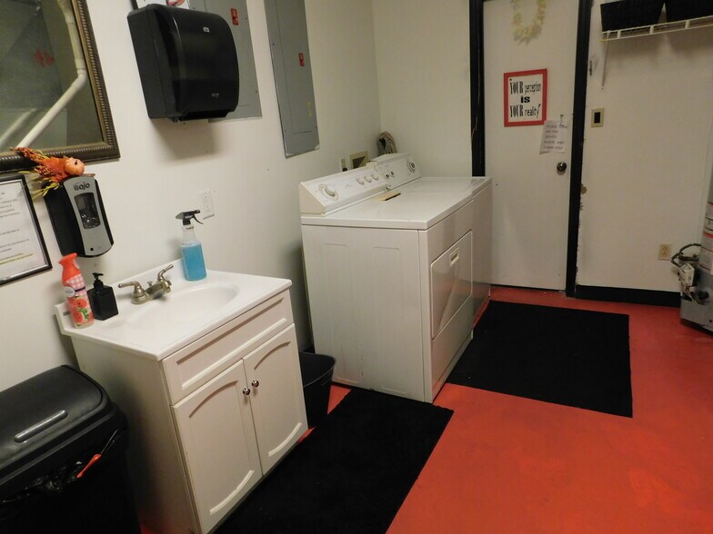 More Photos Of 455 W Springhill Dr, Terre Haute Flex For Sale