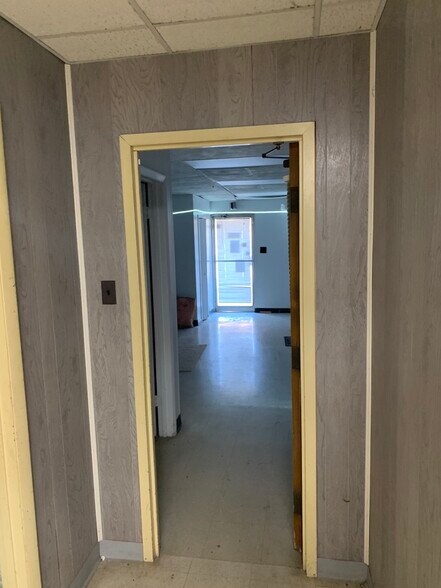 More Photos Of 3415-3501 Windom Rd, Brentwood Warehouse For Lease