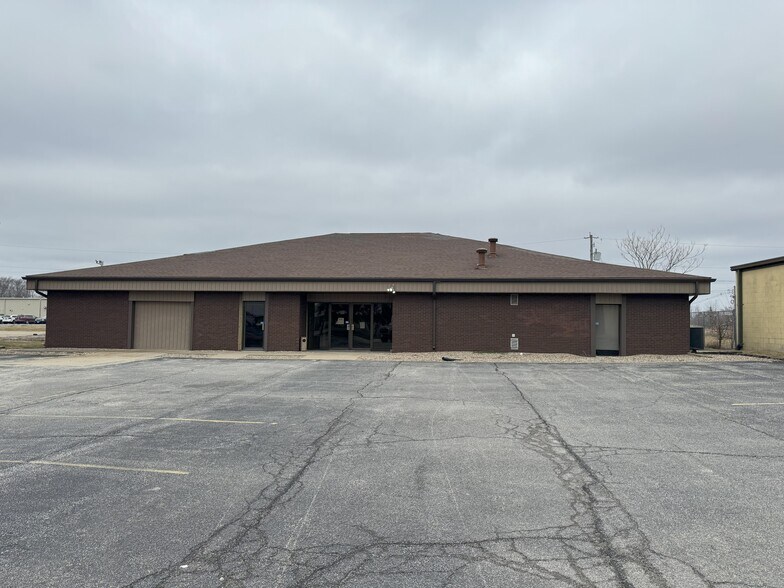 Primary Photo Of 1690 Huston Dr, Decatur Office For Sale