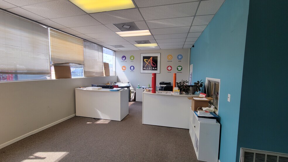 More Photos Of 2524-2526 S Tryon St, Charlotte Warehouse For Lease