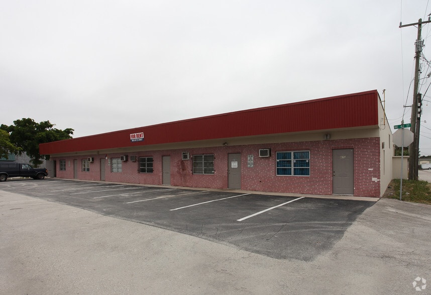 More Photos Of 872-892 NE 42nd St, Fort Lauderdale Light Manufacturing For Sale