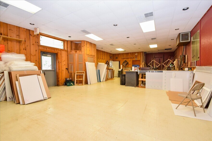 More Photos Of 3203 Brambleton Ave, Roanoke Freestanding For Sale